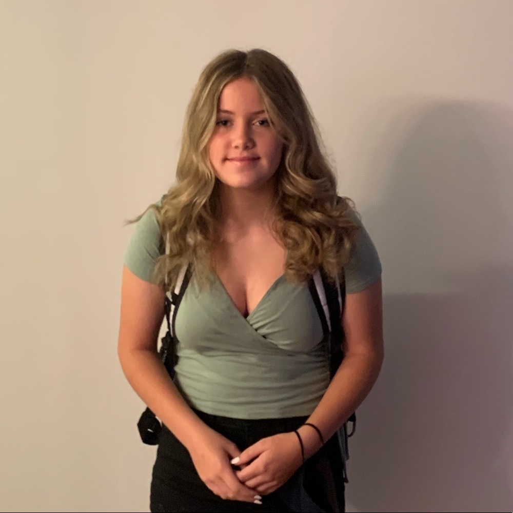 Meet your Posher, Alicia